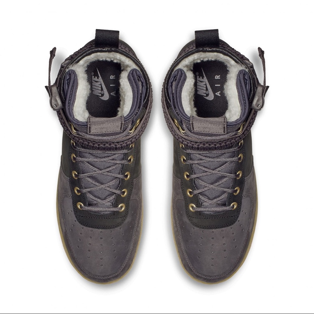 Nike SF Air Force 1 Premium Sneaker - Picture 10 of 12